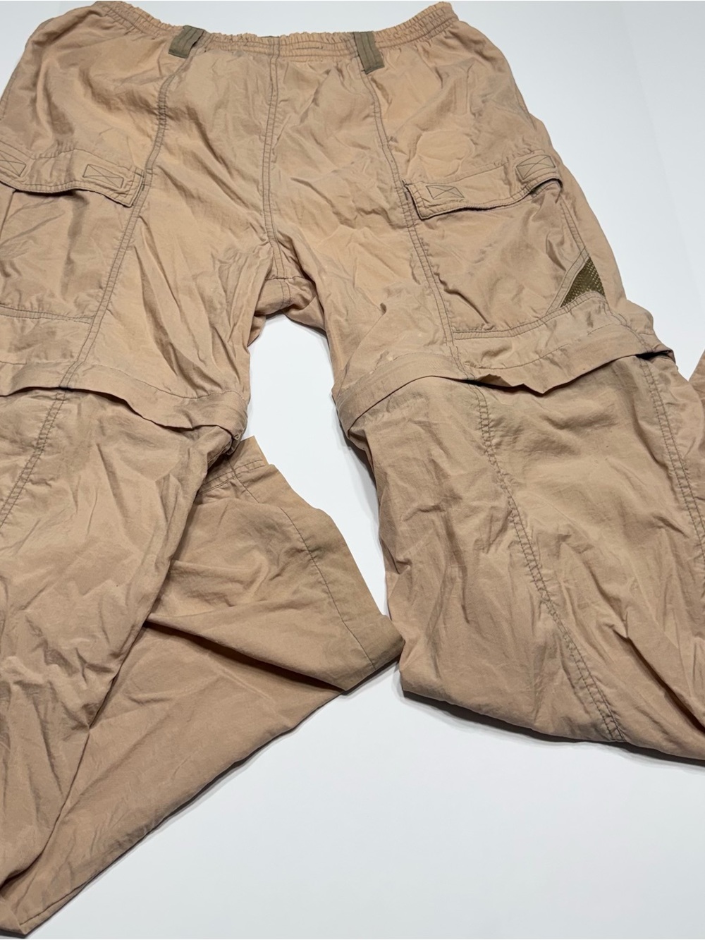 Columbia Men's Cargo Pants in Khaki Tan